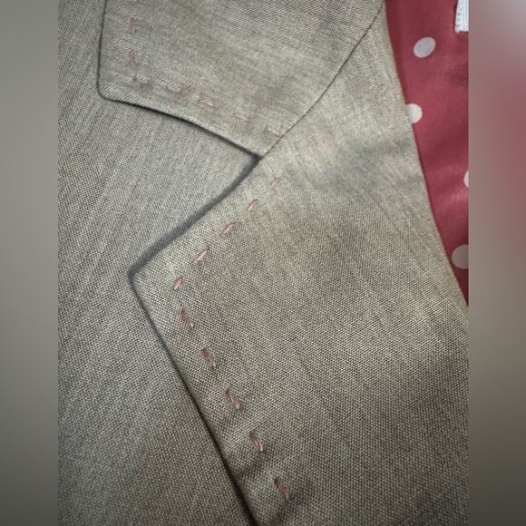 Kate Hill Women's Beige Blazer with Polka Dot Lining - Picture 8 of 13